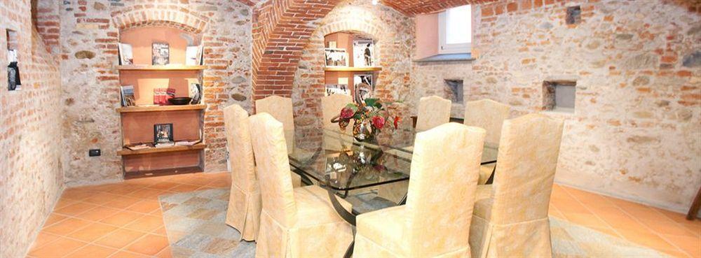 Hotel Palazzo Di Mezzo Carrù Kültér fotó