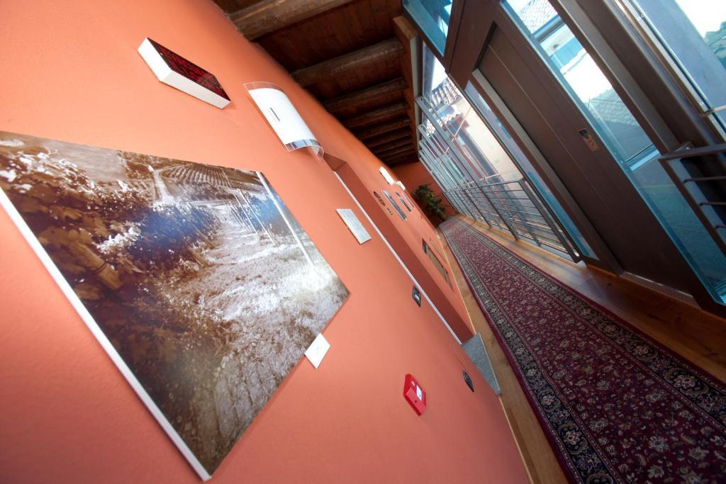 Hotel Palazzo Di Mezzo Carrù Kültér fotó