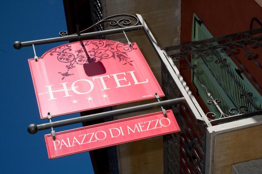 Hotel Palazzo Di Mezzo Carrù Kültér fotó
